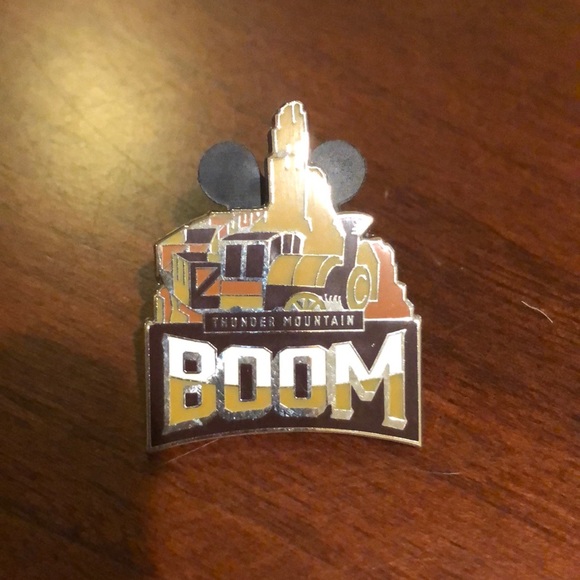 Disney World Thunder Mountain Pin - Picture 1 of 2
